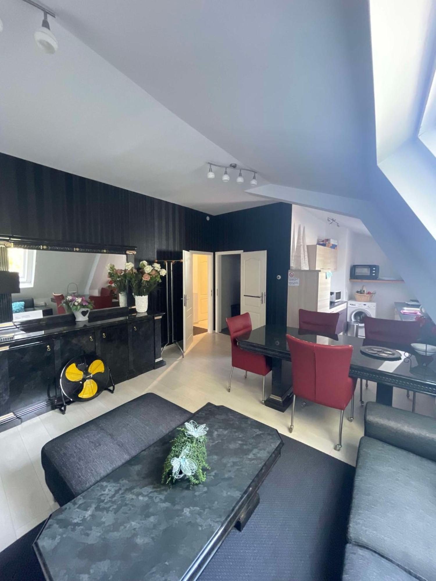 Samos Babbis Bed & Breakfast Heerlen Exterior photo