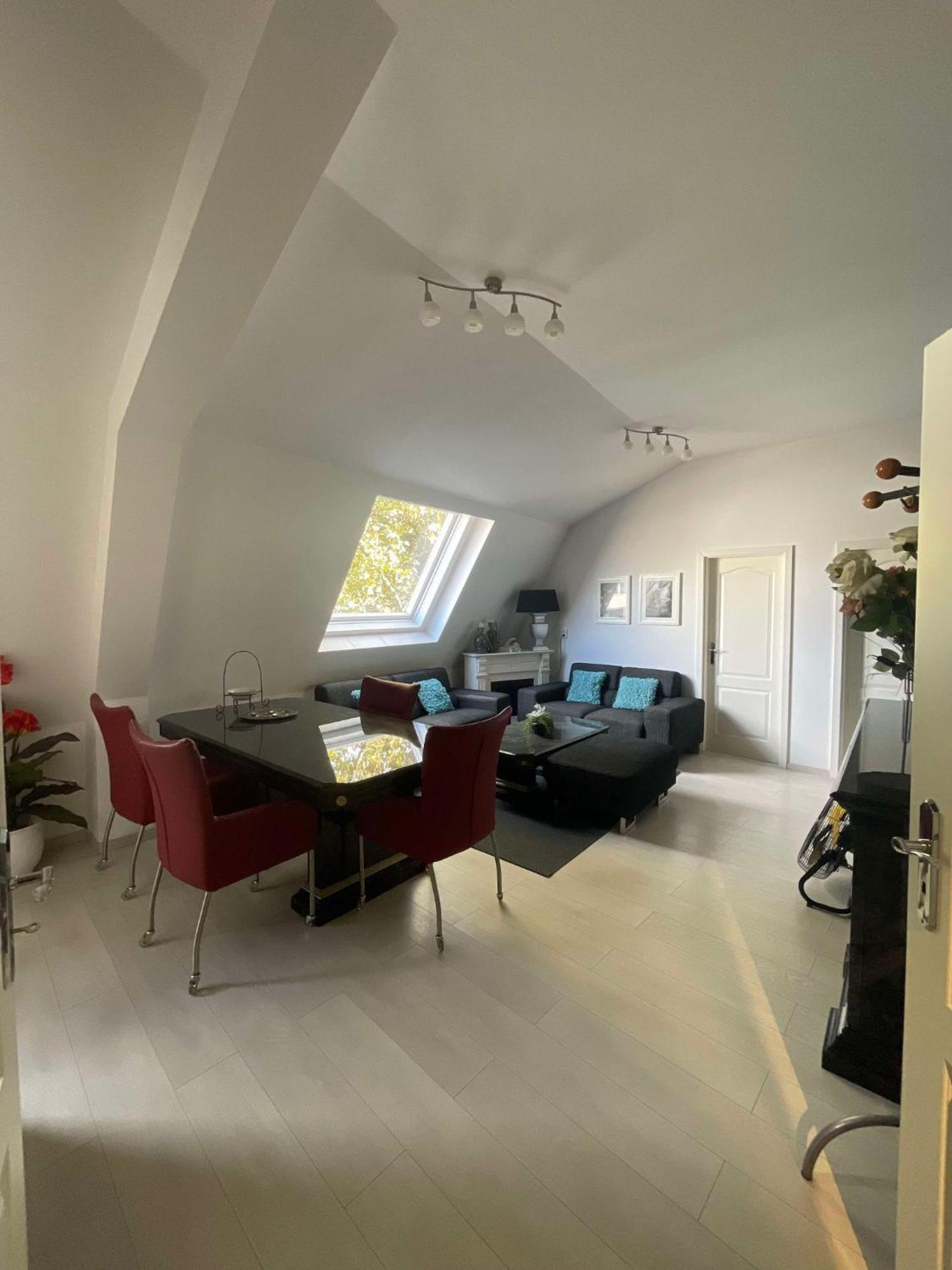 Samos Babbis Bed & Breakfast Heerlen Exterior photo